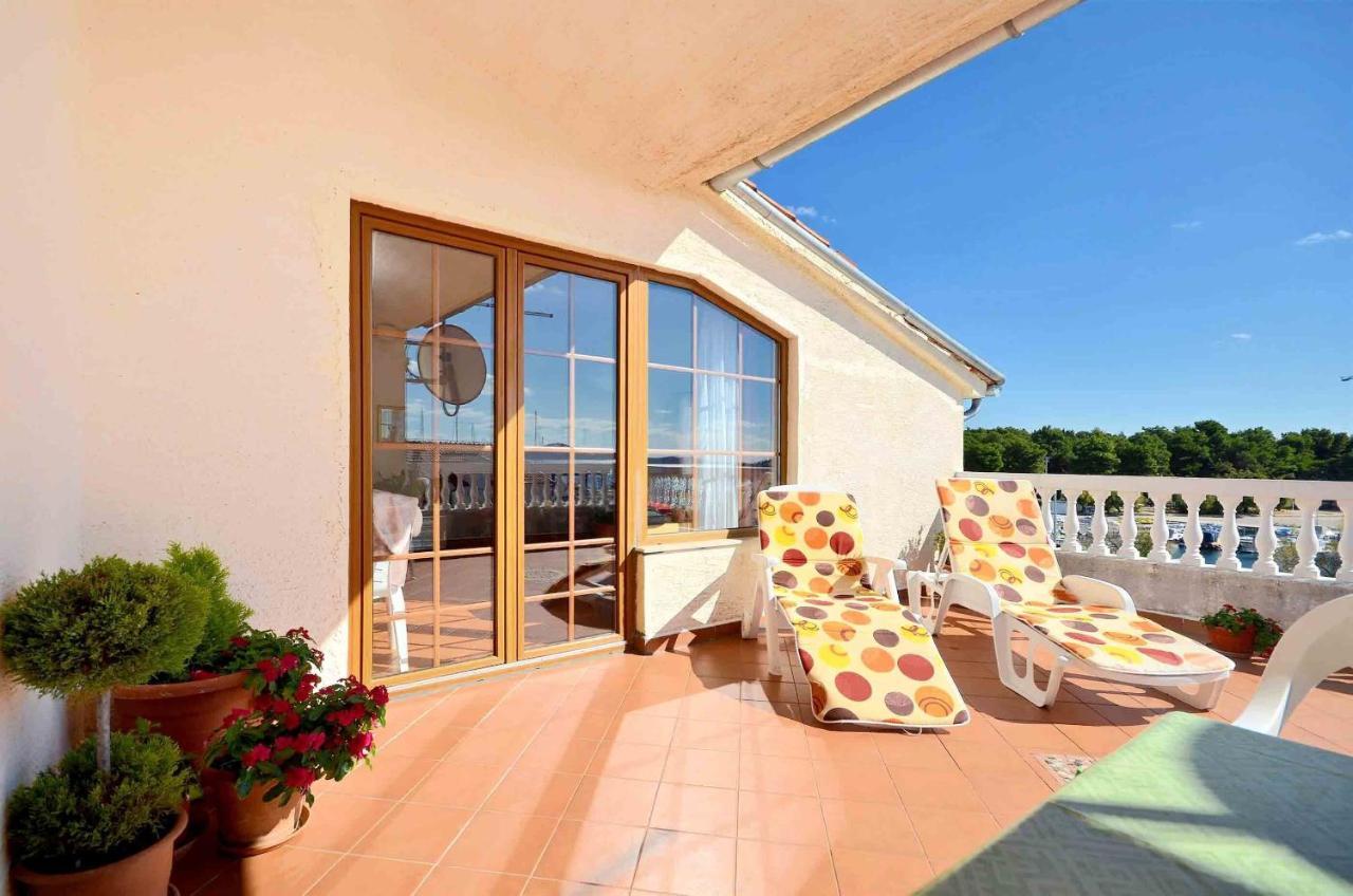 Apartment And Rooms Artina Vodice Esterno foto