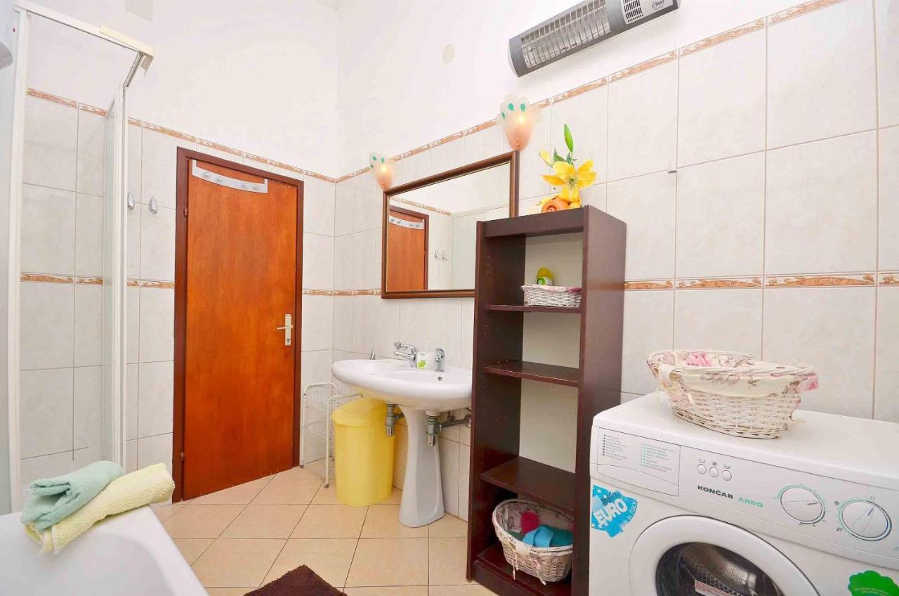Apartment And Rooms Artina Vodice Esterno foto