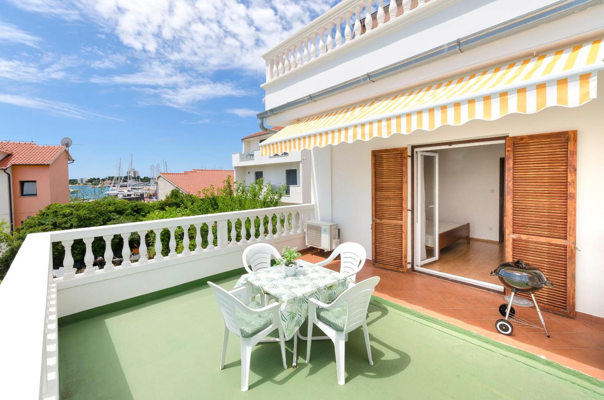 Apartment And Rooms Artina Vodice Esterno foto