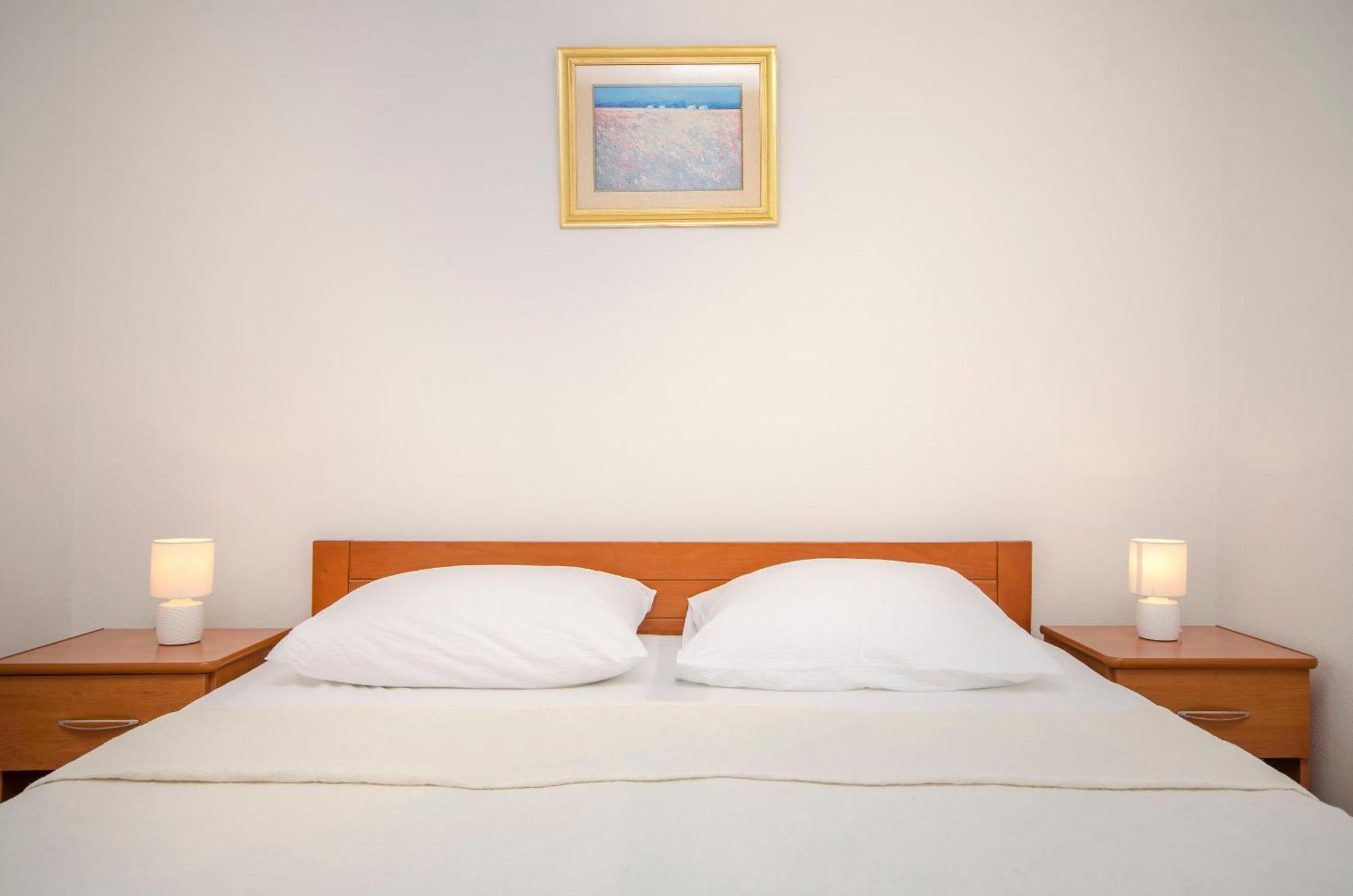 Apartment And Rooms Artina Vodice Esterno foto