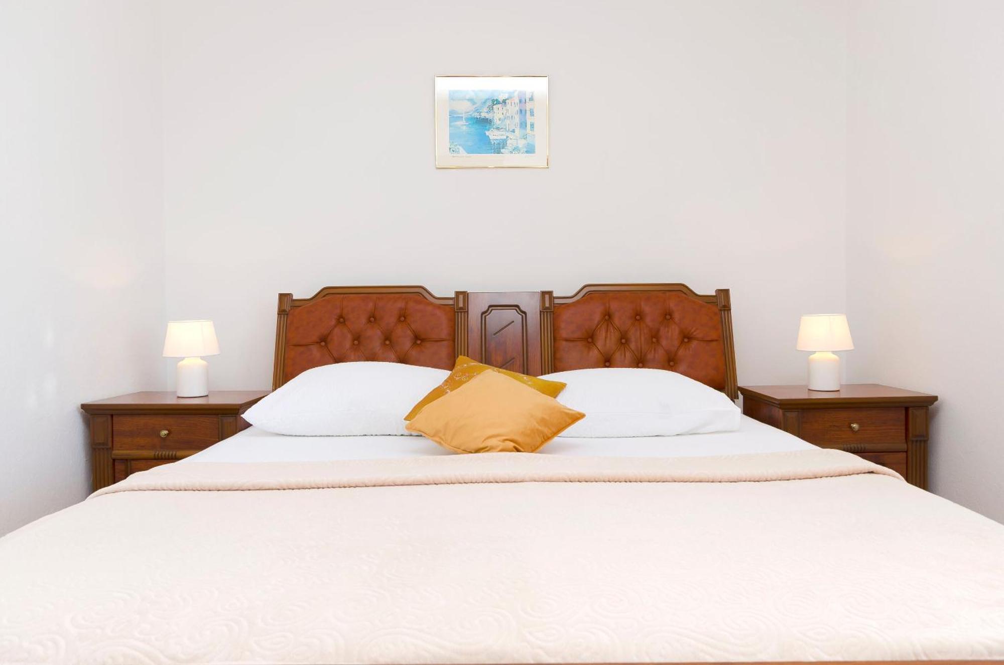 Apartment And Rooms Artina Vodice Esterno foto