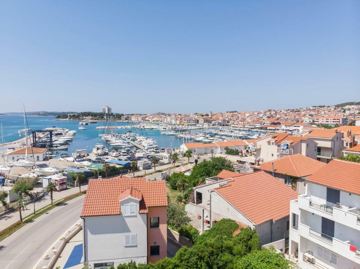 Apartment And Rooms Artina Vodice Esterno foto