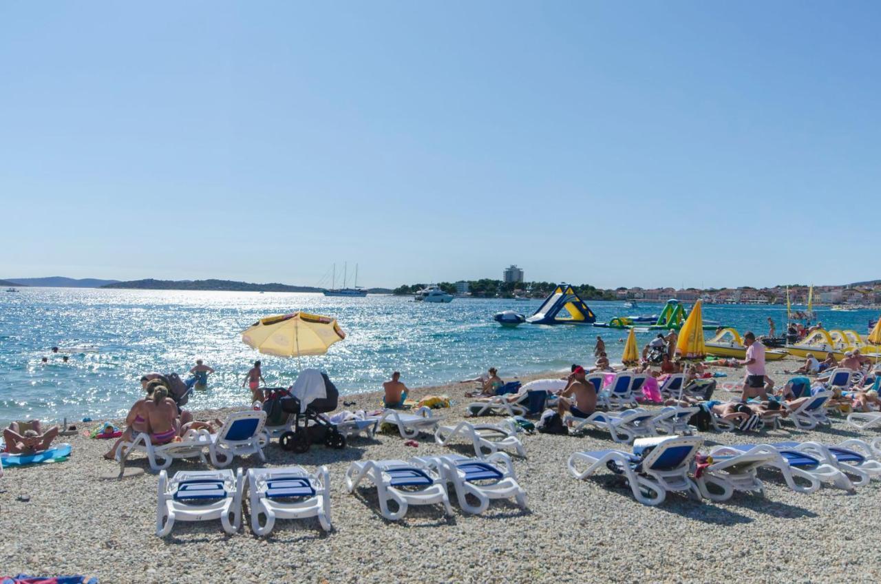 Apartment And Rooms Artina Vodice Esterno foto